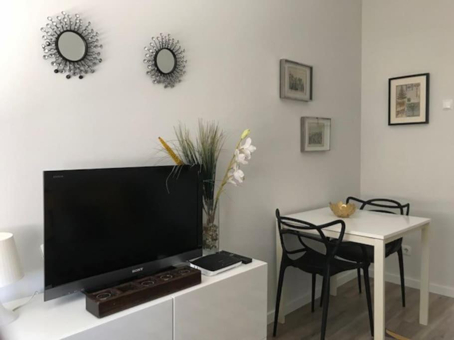 Cosy 2 Bedrooms Apartment In Arroios - Ssl 3A Lisbona Esterno foto